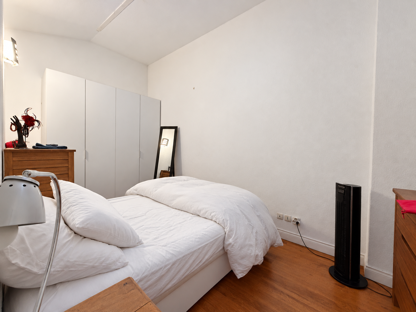 Duplex T4 avec cheminée à vendre à Bordeaux Saint-Michel / Saint-Paul – trois chambres et deux stationnements intérieurs