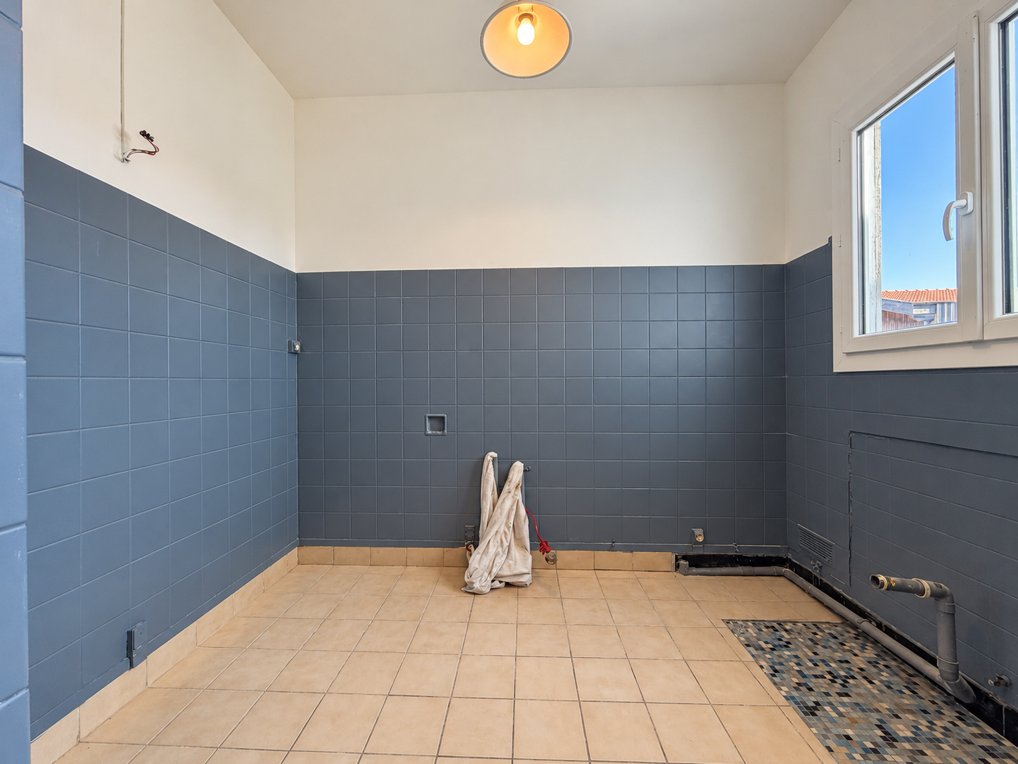 Maison de ville à vendre à Andernos-les-Bains – 4 chambres et terrasse de 35 m² en hypercentre