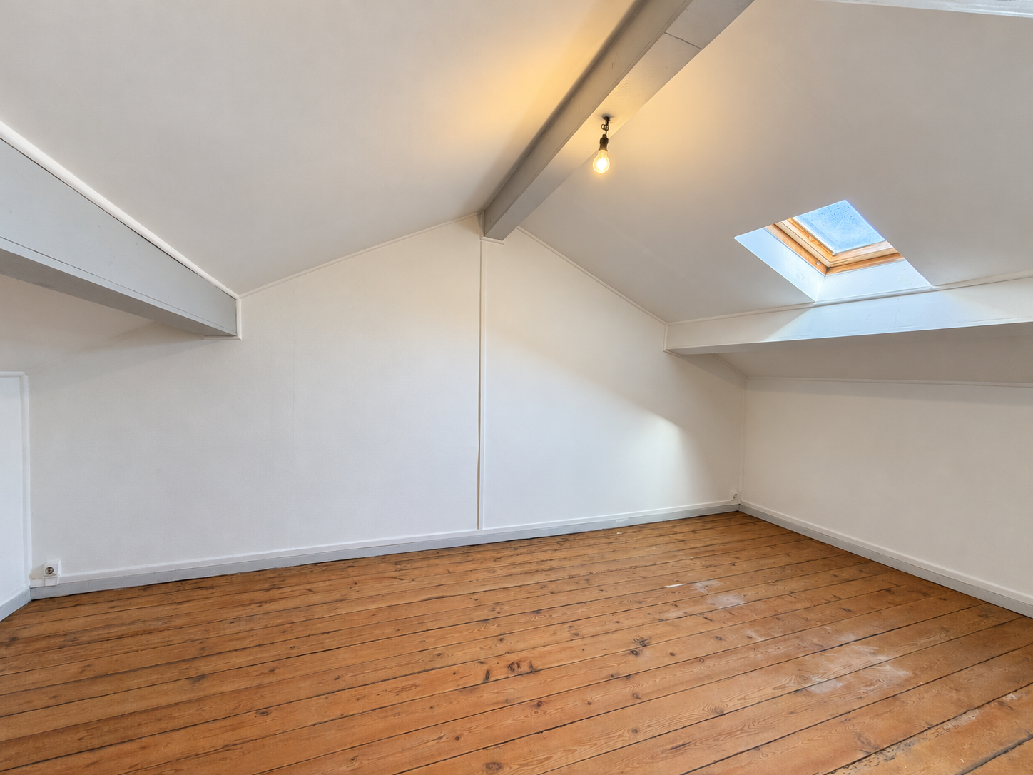 Maison de ville à vendre à Andernos-les-Bains – 4 chambres et terrasse de 35 m² en hypercentre