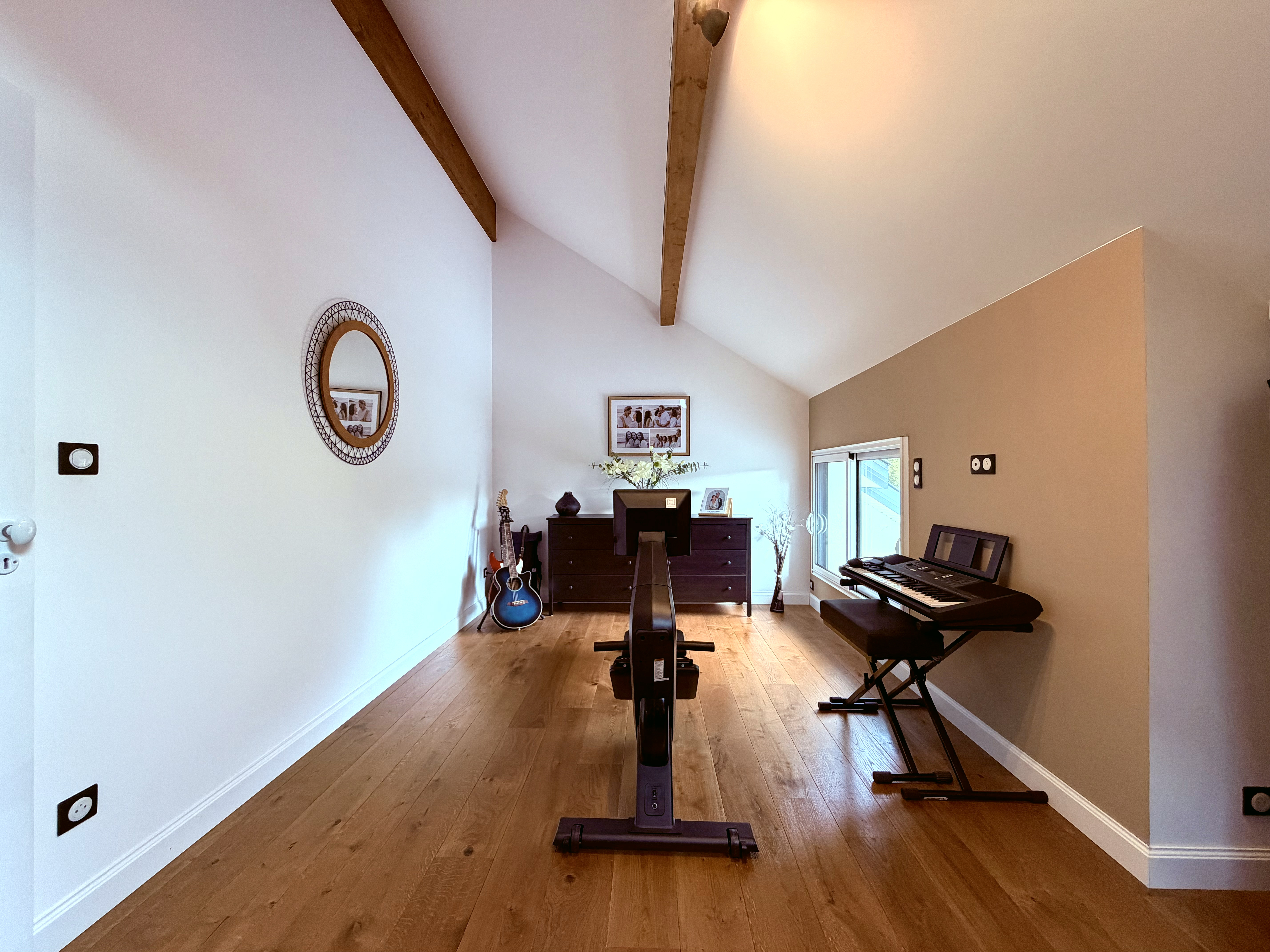 Maison d'inspiration arcachonnaise à vendre à Audenge – Piscine, matériaux nobles et prestations haut de gamme
