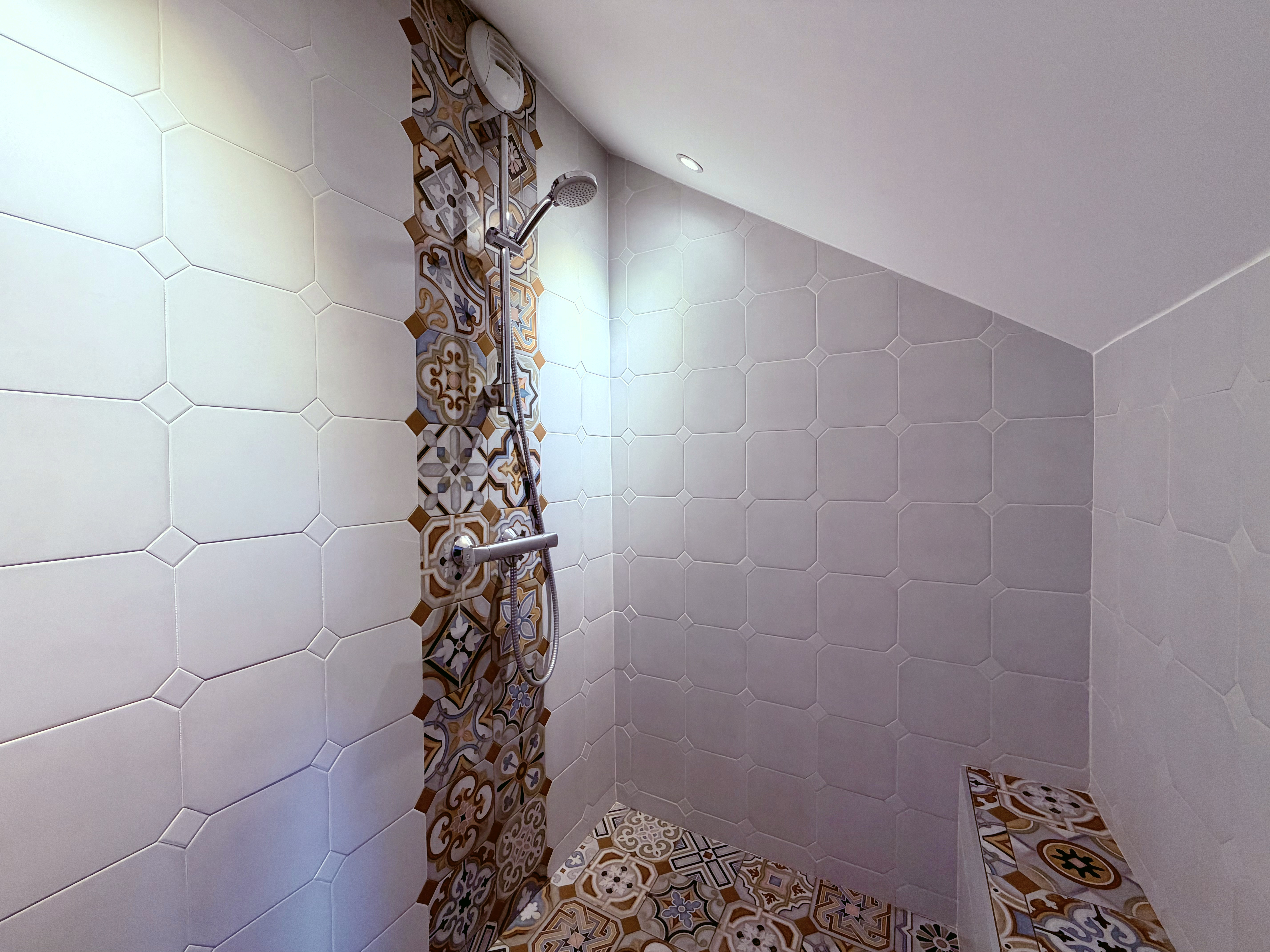 Maison d'inspiration arcachonnaise à vendre à Audenge – Piscine, matériaux nobles et prestations haut de gamme