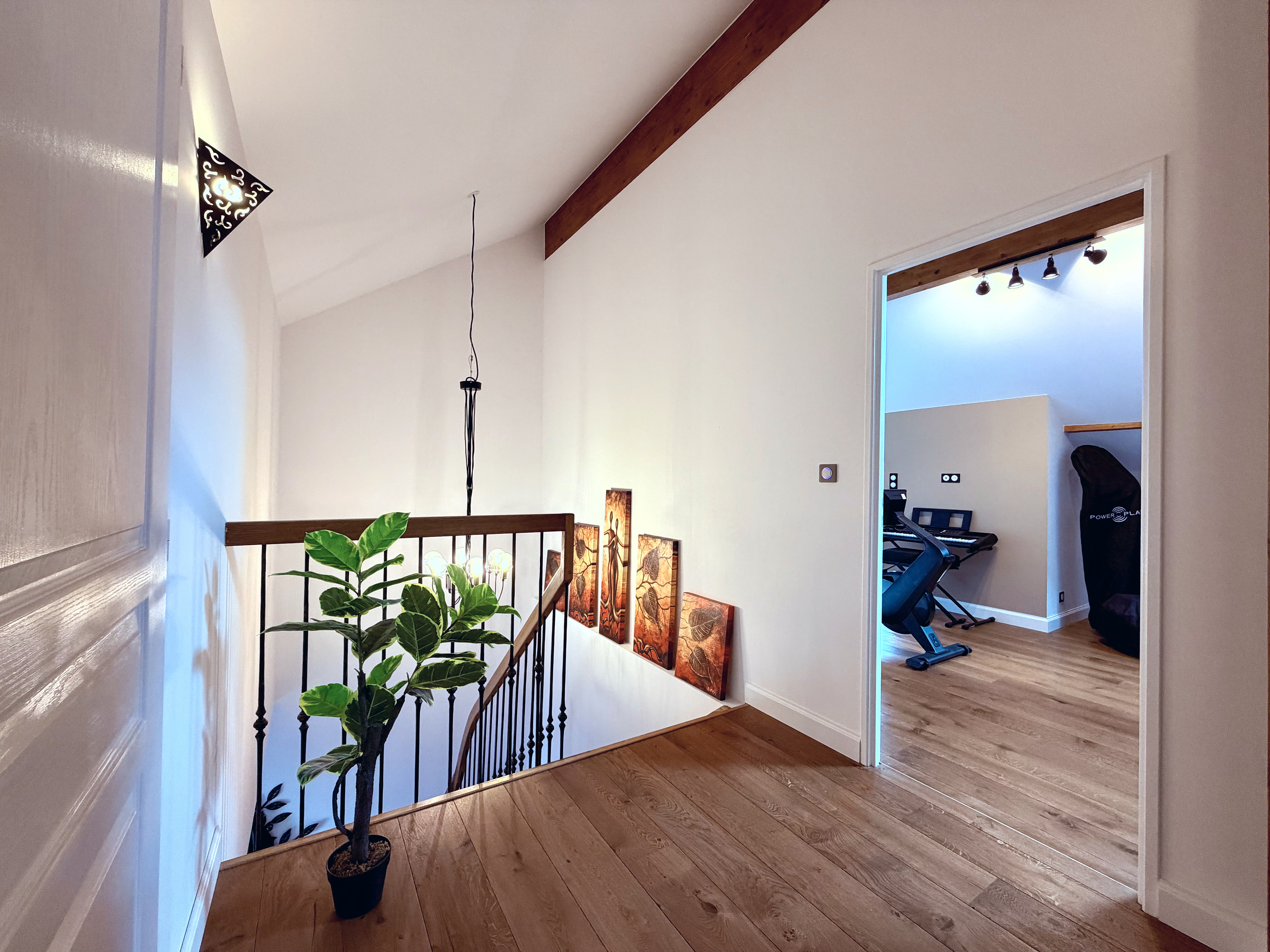Maison d'inspiration arcachonnaise à vendre à Audenge – Piscine, matériaux nobles et prestations haut de gamme