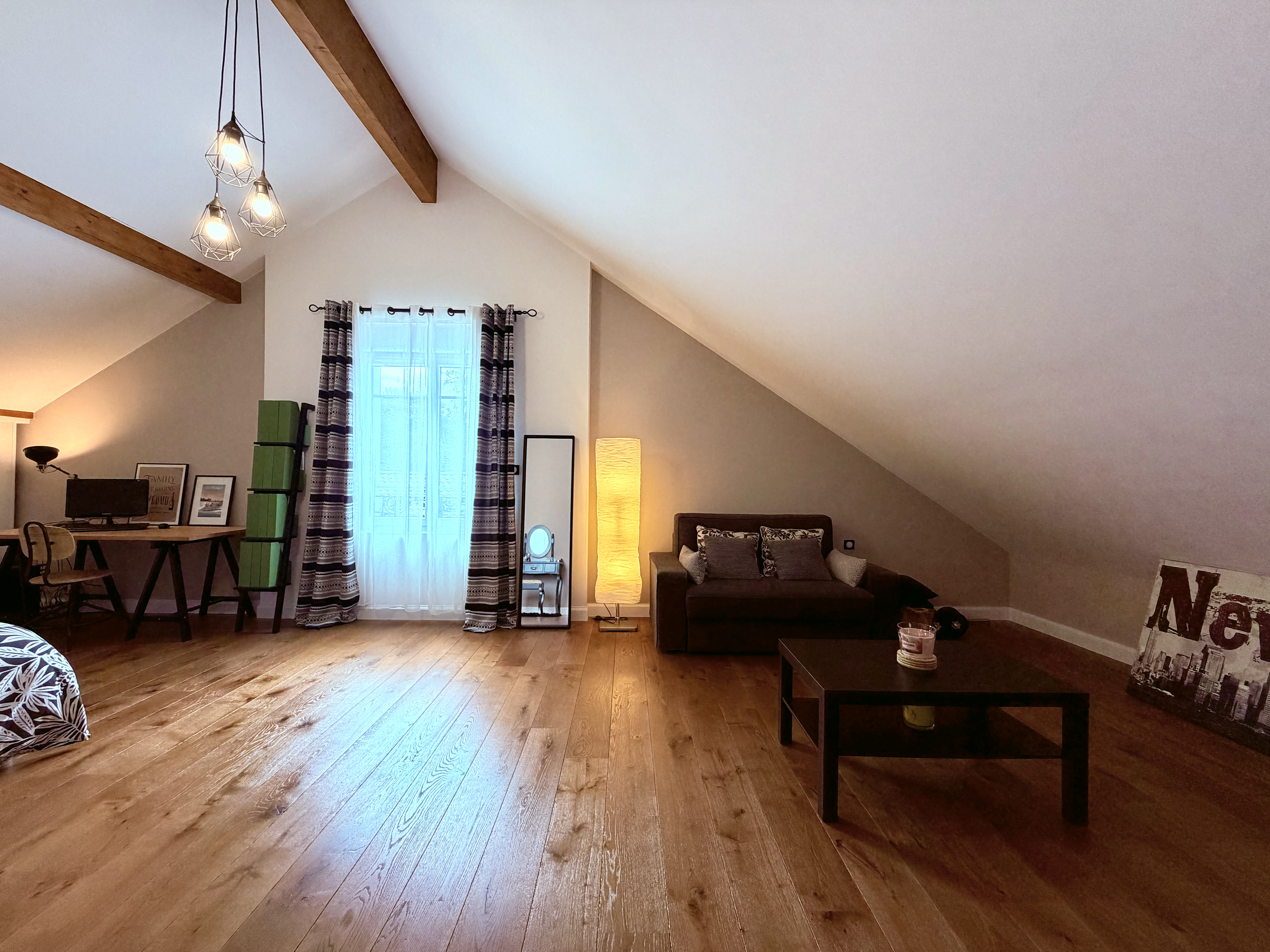 Maison d'inspiration arcachonnaise à vendre à Audenge – Piscine, matériaux nobles et prestations haut de gamme